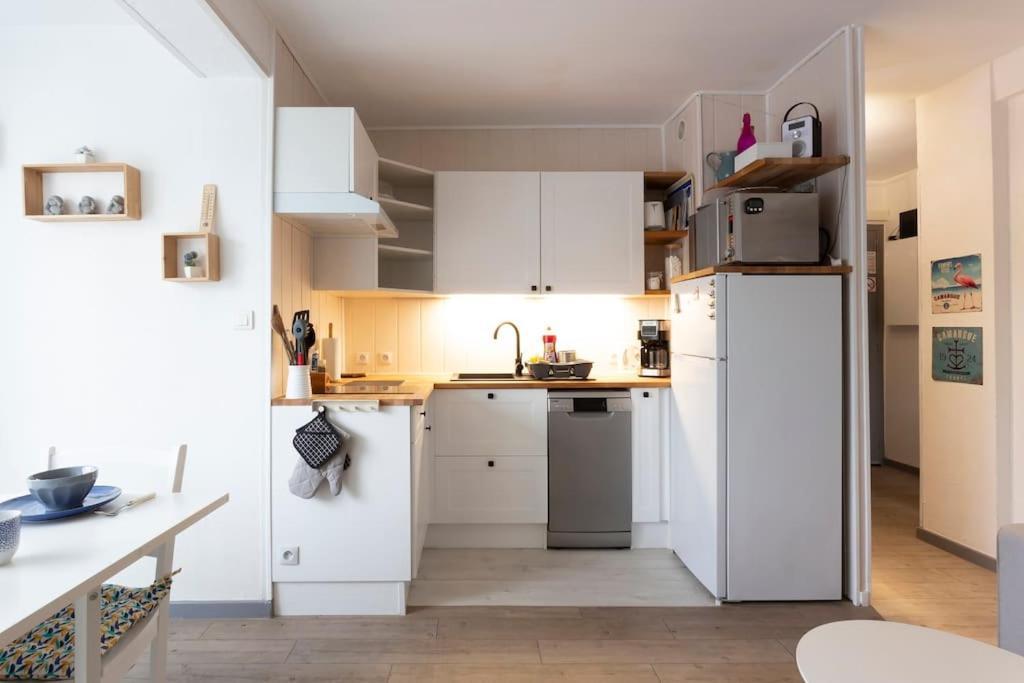 Chez Laurence - Elegant Appartement Climatise Avec Wifi Et Parking La Grande-Motte Esterno foto