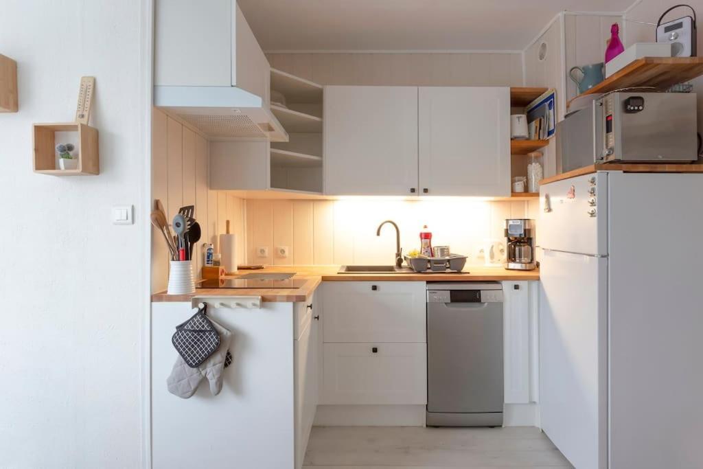 Chez Laurence - Elegant Appartement Climatise Avec Wifi Et Parking La Grande-Motte Esterno foto